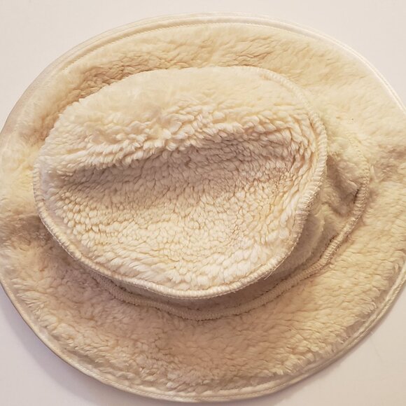 Fattamano Sherpa Hat, Size Medium, Made in Germany, Ivory/Cream, New! - Picture 3 of 7